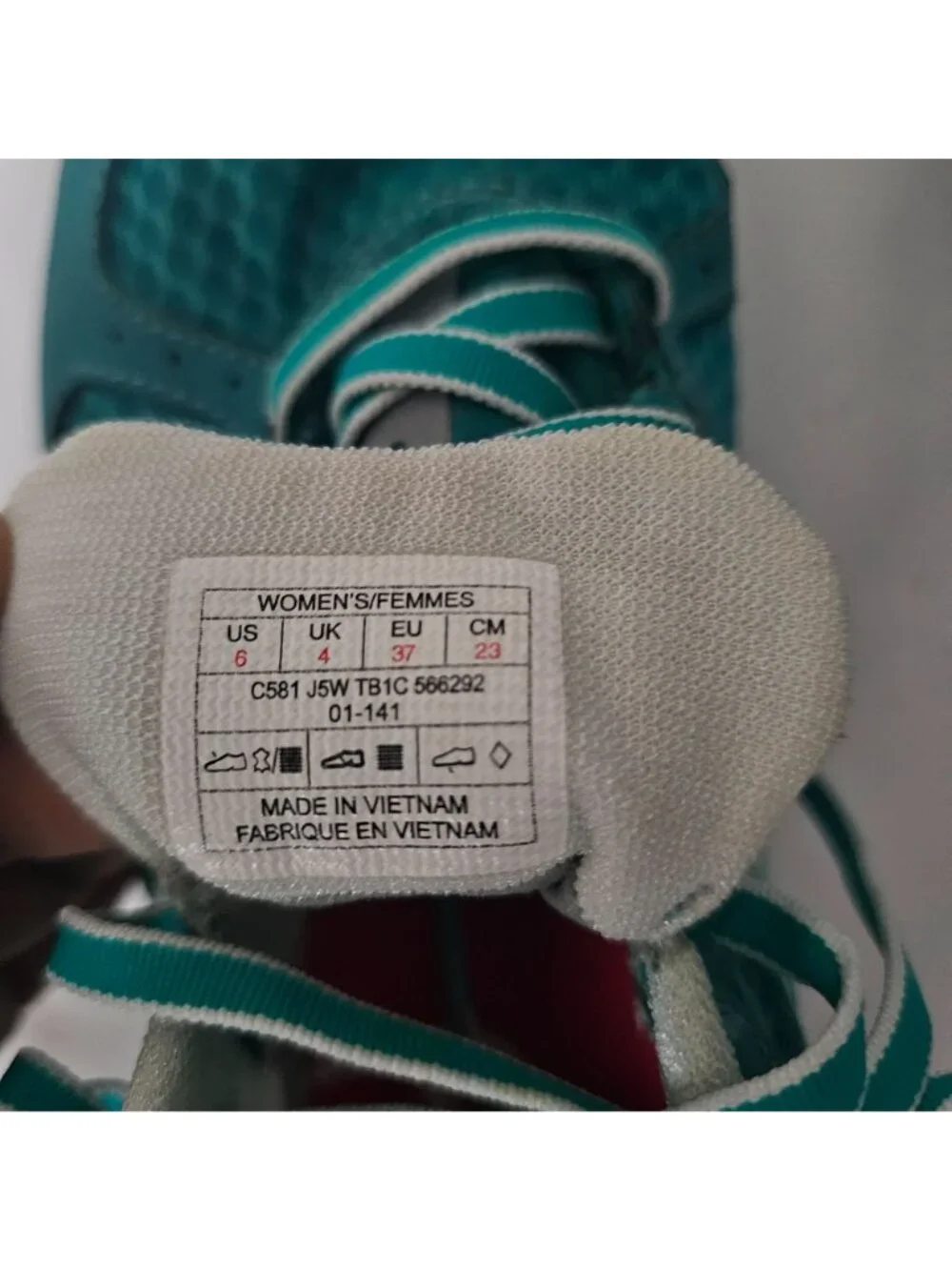 The North Face Ultra Trail Gore-Tex Waterproof Hiking Running Shoes Women's 6 - Picture 9 of 13